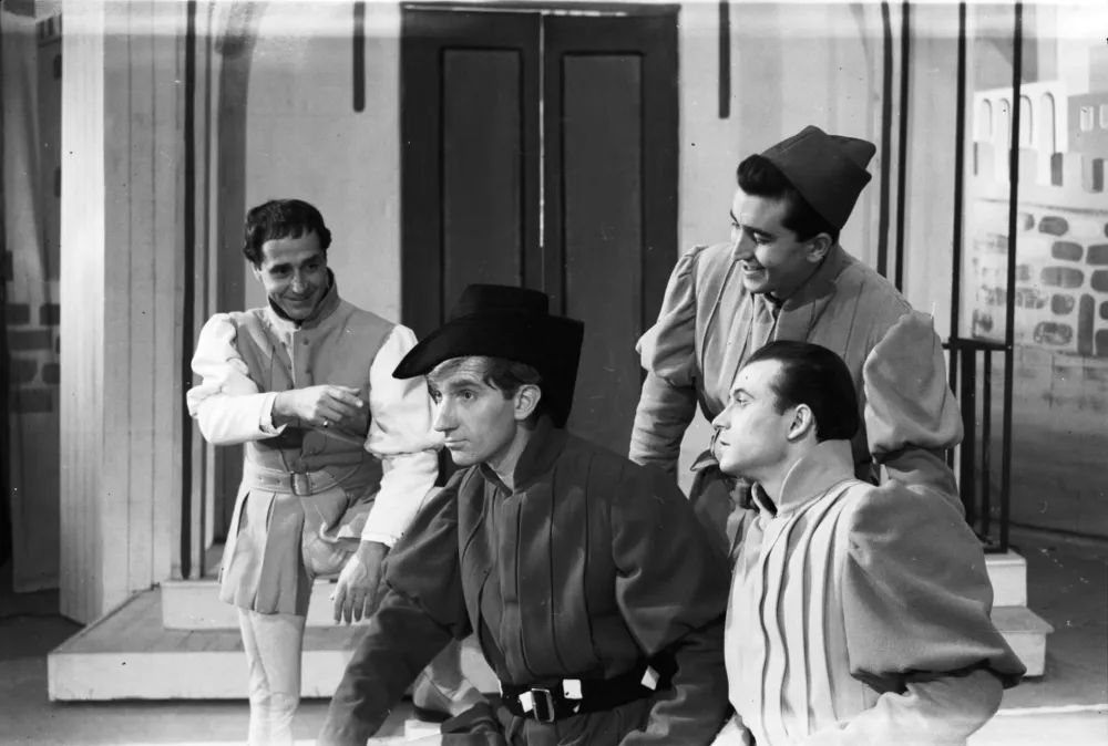 Con Manuel Aleixandre, Fernando Fernán Gómez y Agustín González en "La Fierecilla Domada". Foto Gyenes (CDT)