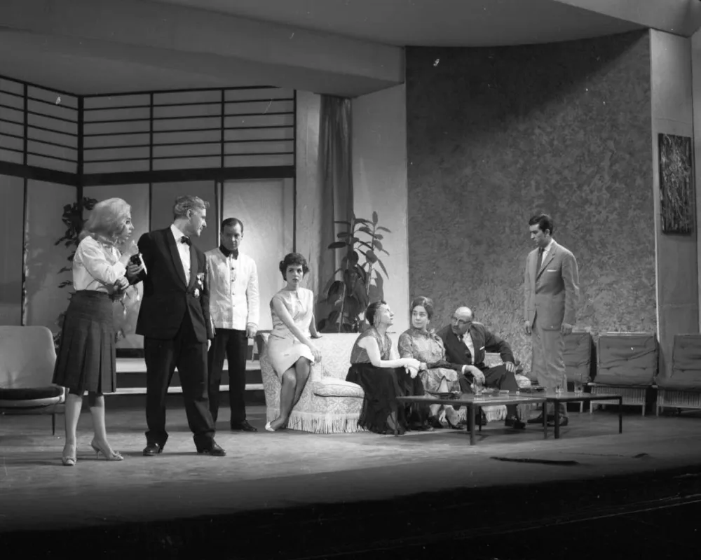  Con Charo Moreno, Alfonso Paso, Paquito Cano, María José Alfonso, Julia Caba y Julia Lorente en "Sosteniendo el tipo". Foto GYENES (CDT)